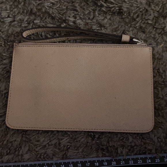 Gold - Picture 2 of 2